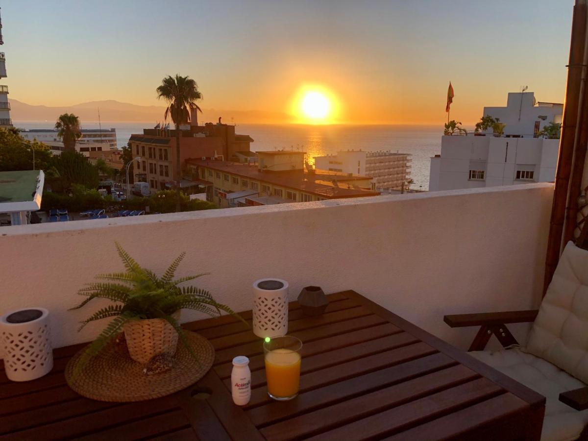 El Cortijuelo. Magnificent Triplex Terraced House With Rooftop Of 18M2, Overlooking The Sea. Parking Torremolinos Zewnętrze zdjęcie