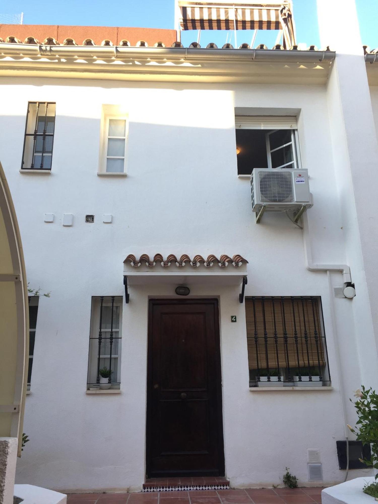El Cortijuelo. Magnificent Triplex Terraced House With Rooftop Of 18M2, Overlooking The Sea. Parking Torremolinos Zewnętrze zdjęcie