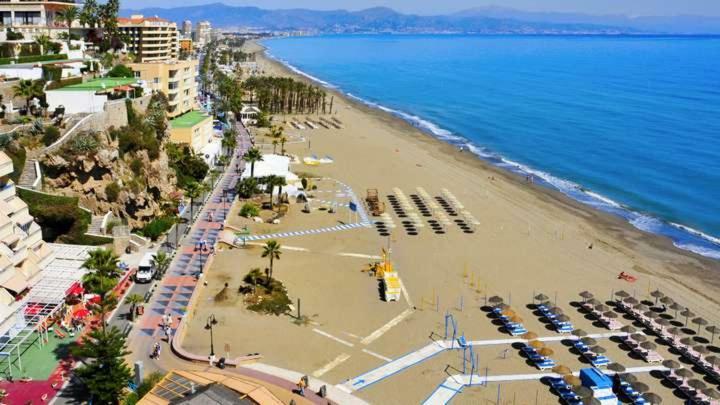 El Cortijuelo. Magnificent Triplex Terraced House With Rooftop Of 18M2, Overlooking The Sea. Parking Torremolinos Zewnętrze zdjęcie